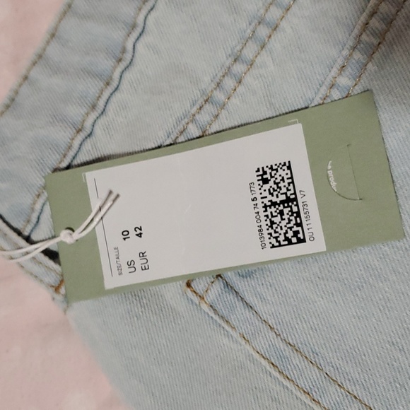 H&M Denim Shorts - Picture 5 of 8